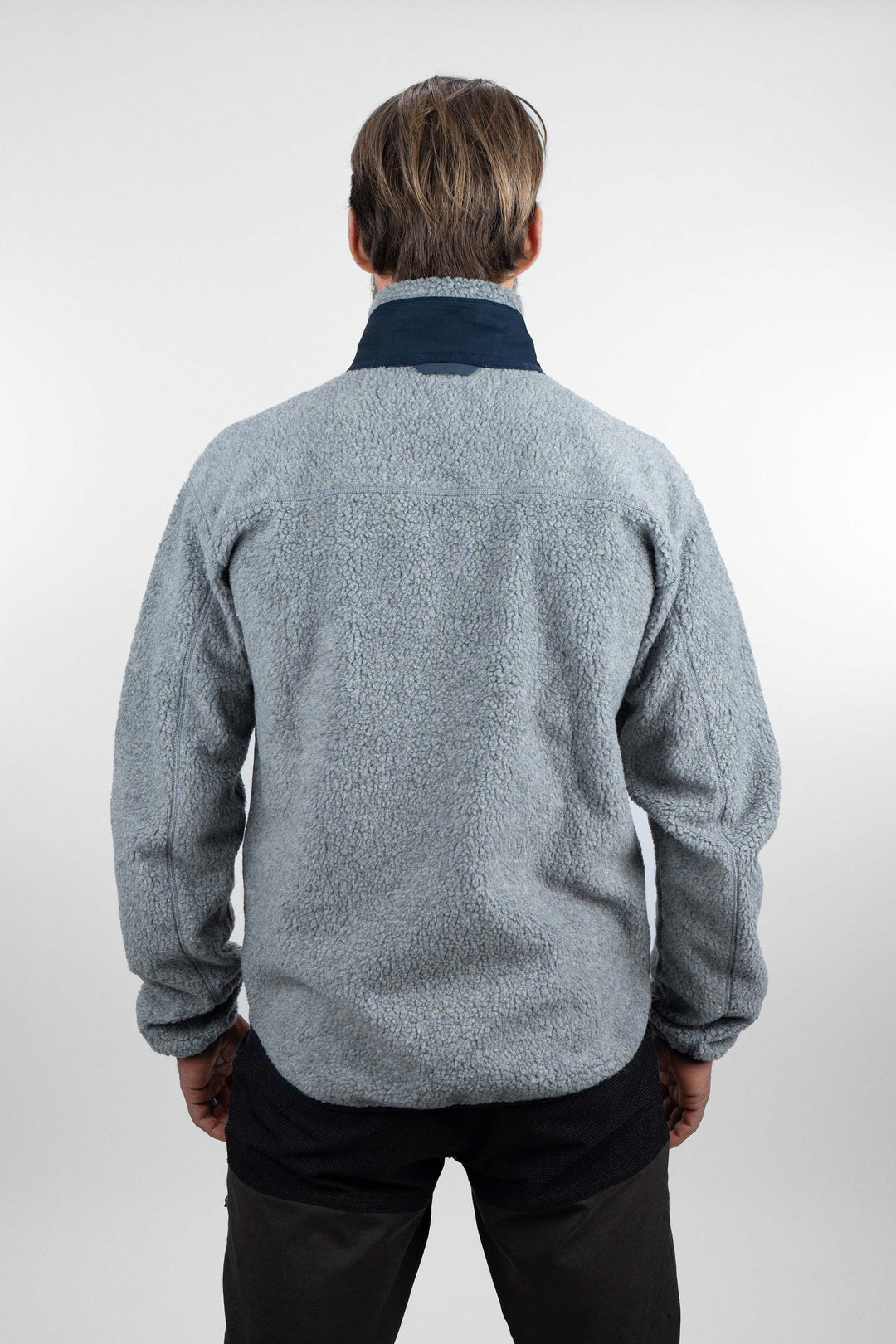 Men's grey pile fleece jacket - back view of the Arctic Legacy Kima Explorer Pile Jacket#color_silver-ash