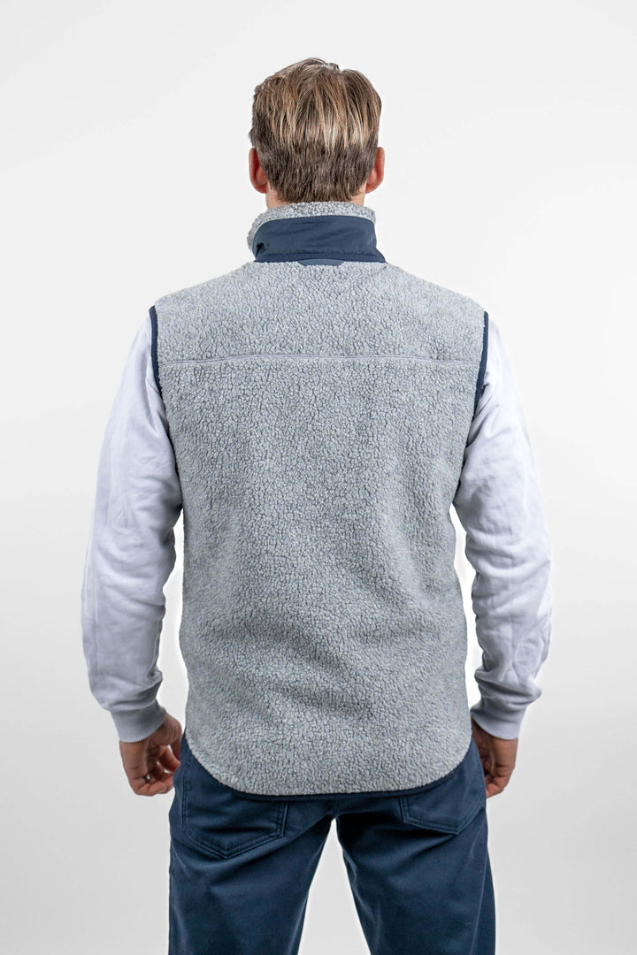 Men's grey pile fleece vest - front view of the Arctic Legacy Kima Explorer Pile Vest#color_silver-ash