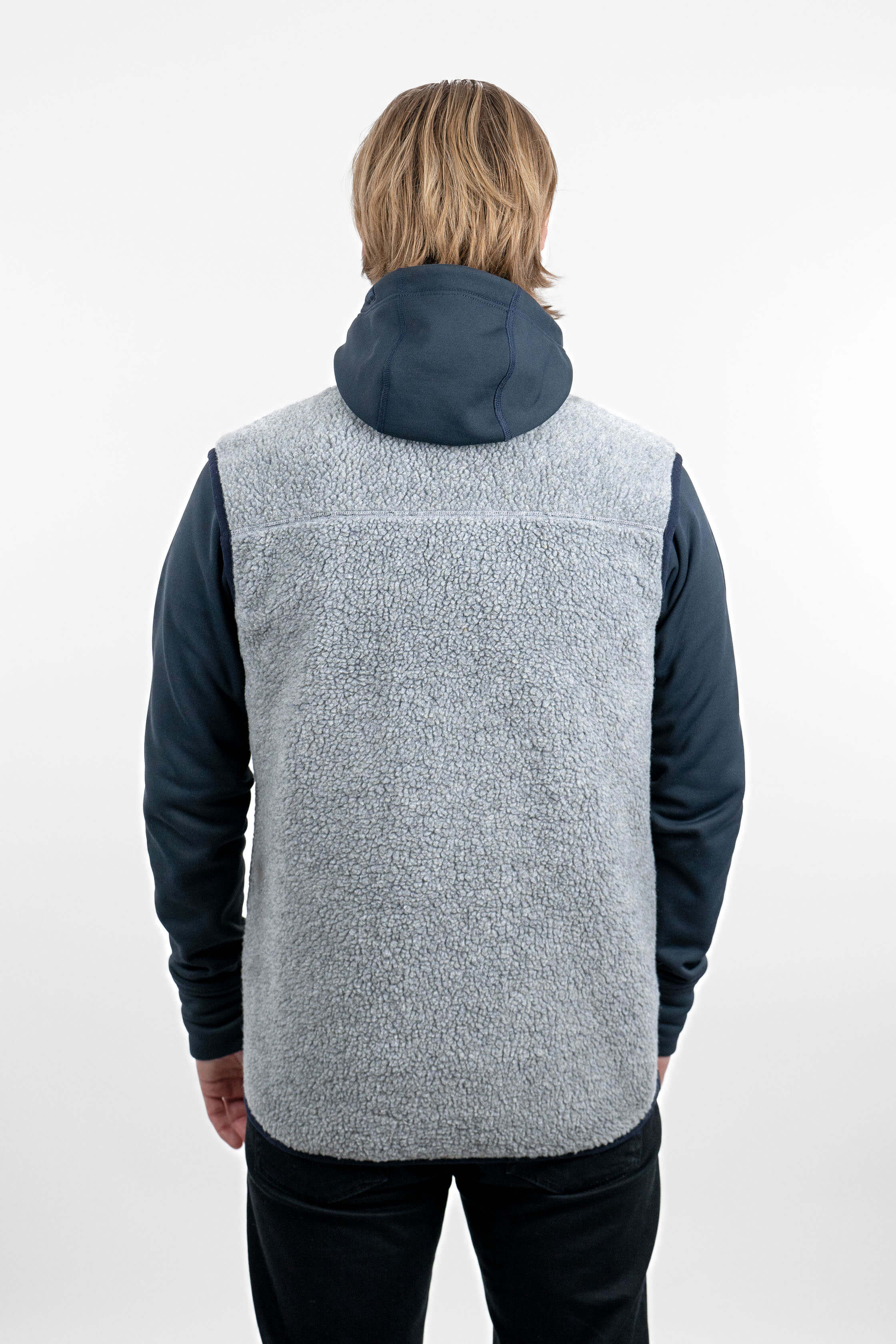 Men's grey pile fleece vest - back view of the Arctic Legacy Kima Explorer Pile Vest#color_silver-ash